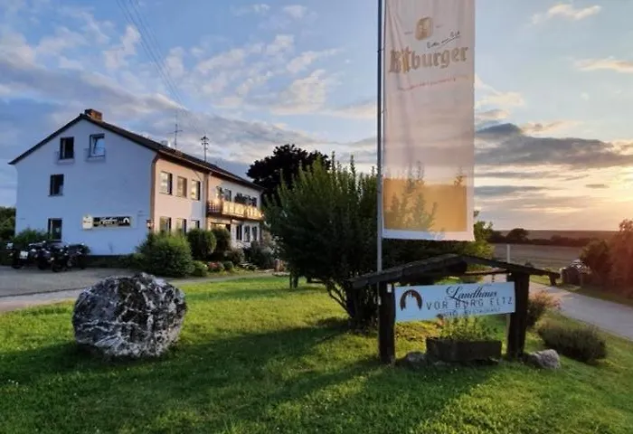 Vor Burg Eltz Hotel Wierschem